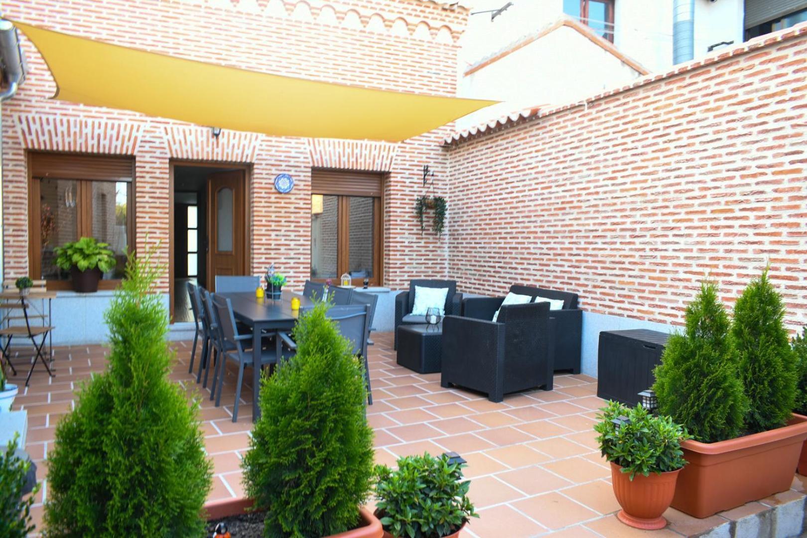 Casa Rural La Real Herreria Madrigal de las Altas Torres Exterior photo