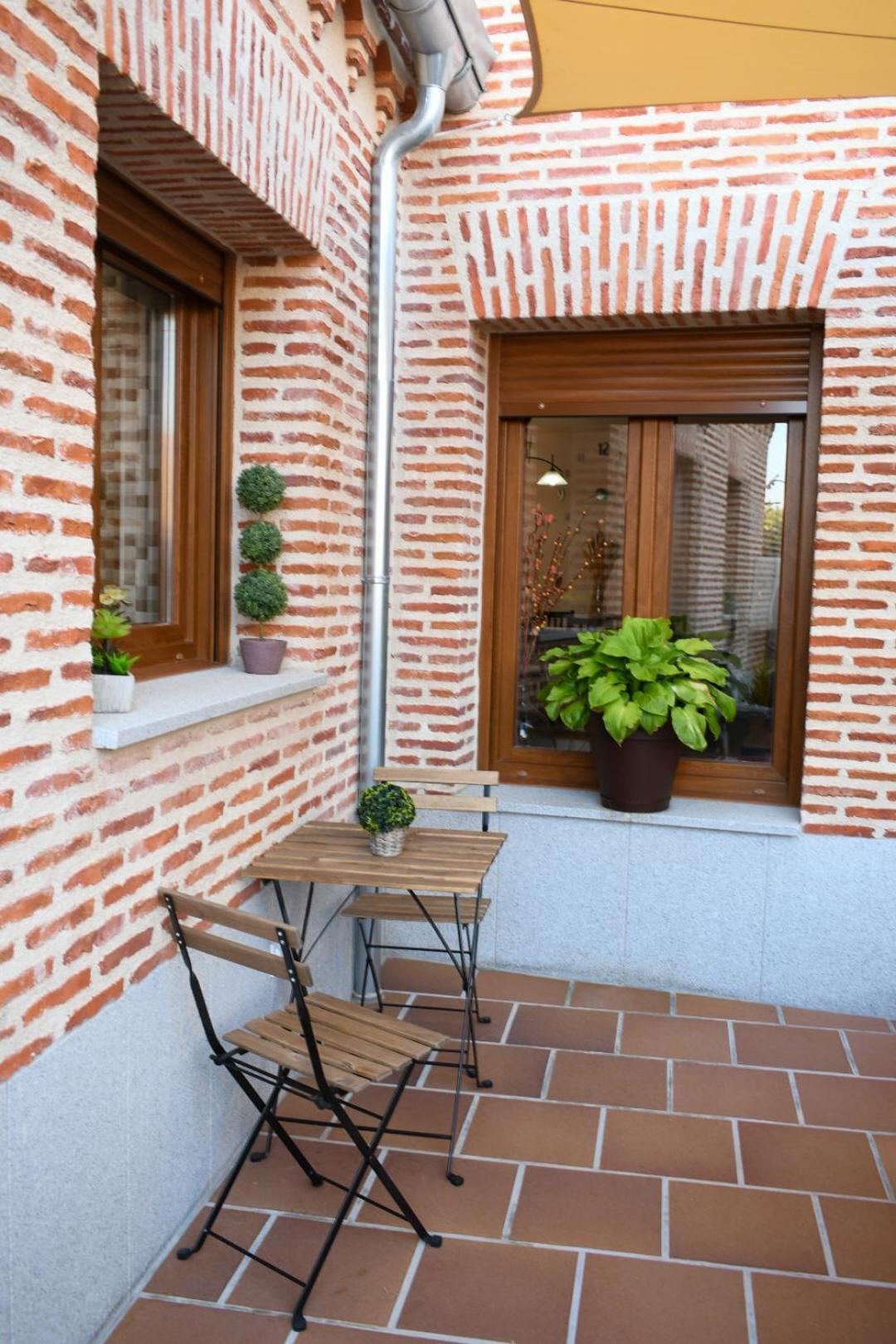 Casa Rural La Real Herreria Madrigal de las Altas Torres Exterior photo